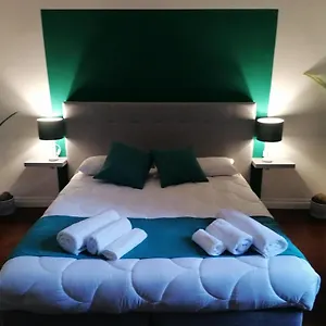 Shine House Gasthof